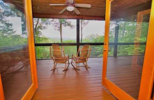 My Mountain Cabin | Honey Bear Hideaway - Mountain Views - Paved Roads - Pup Friendly - Cozy - WIFI