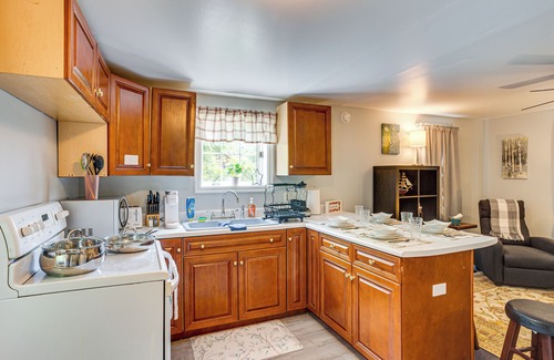 Mount Pleasant Mills Apartment | Honey Bee Farm On-Site: Susquehanna Valley Apt!