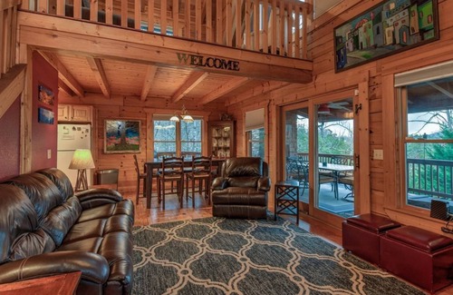 Laurel Lakes Cabin | Honey Bee Hill by Carolina Properties - View, Lake Access on Laurel Lake, Kayaks
