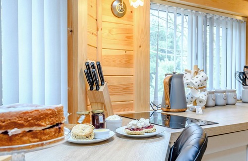 Pentney Cottage | Honey Bee Retreat-UK36830
