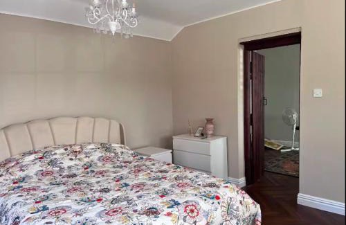 Frampton House | Honey Cottage