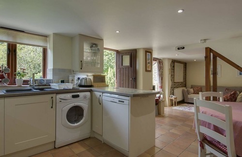 Bridestowe Cottage | HONEY HOUSE, family friendly, with a garden in Bridestowe