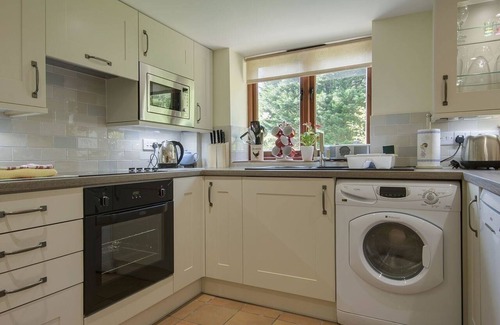 Bridestowe Cottage | HONEY HOUSE, family friendly, with a garden in Bridestowe
