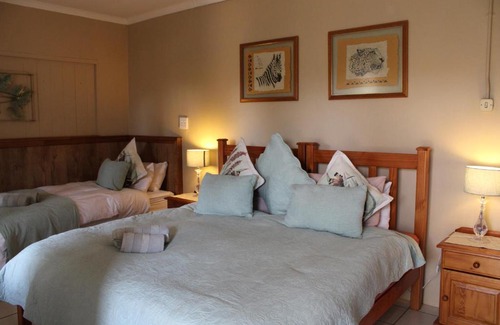 Hammanskraal Cabin | Honey Lodge