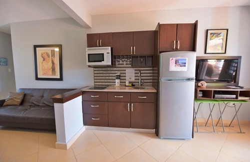 Aguadilla Pueblo Apartment | Honey Moon Suite, apt 4, Pool, Jacuzzi, Pool Table, 5 min to RD#2