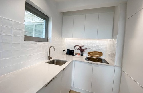 Scarborough Apartment | HoneyB - 2 bed Apt on the beach