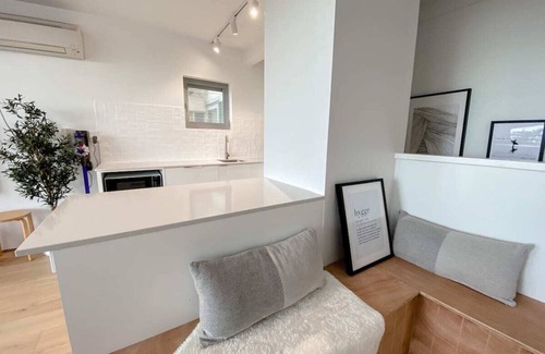 Scarborough Apartment | HoneyB - 2 bed Apt on the beach