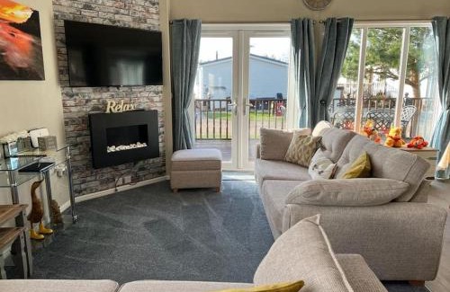 Wisbech Ski Chalet | Honeybee Lodge
