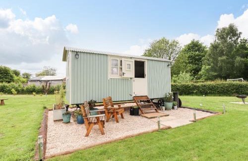 Woodhall Spa House | Honeybee Lodge