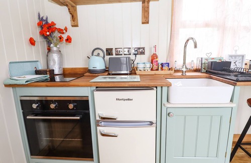 Woodhall Spa House | Honeybee Lodge