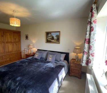 Truro House | Honeycomb Cottage - a quiet, charming, cosy retreat in the countryside only 2 miles from one of Cornwall's best beaches