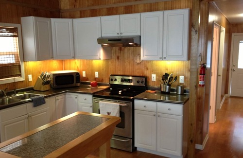 Venice Boat Rental | HONEYHOLE 3BR. Beautiful, spacious, and best of all.NO BUNK BEDS!