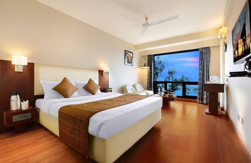 The Mall Road Hotel | Honeymoon Inn