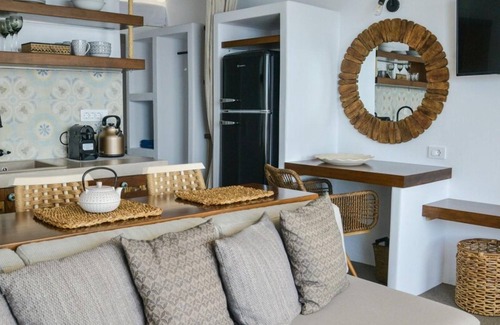 Tripiti Apartment | Honeymoon Klima Suite