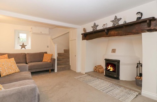 Shipton Gorge House | Honeypot Cottage