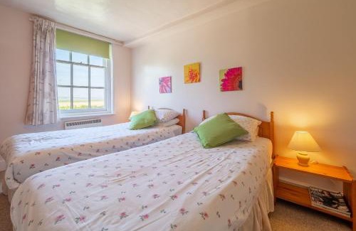 Falkenham House | Honeypot Cottage