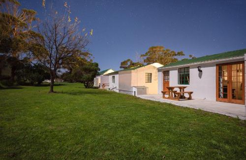 Kleinmond Cabin | Honeyrock Cottages