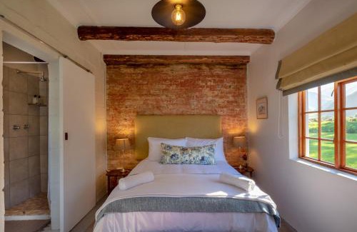 Kleinmond Cabin | Honeyrock Cottages