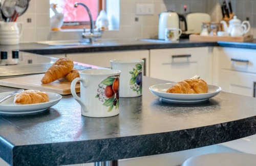 Llanfyrnach House | Honeysuckle Cottage - Wellstone