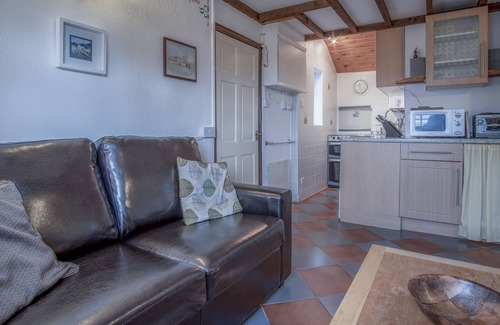 Amroth Cottage | Honeysuckle Cottage - 1 Bedroom - Amroth