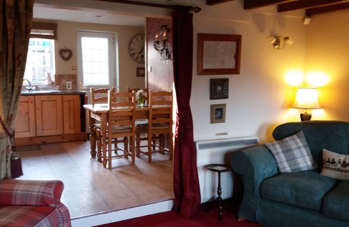 Saltburn-by-the-Sea Cottage | Honeysuckle Cottage - An idyllic spot to discover the North York Moors and Coast