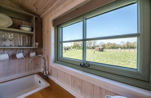 Bedfield Cabin | Honeysuckle Farm Hut 8 - Suffolk Farm Holidays