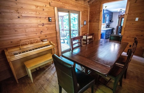 New Market House | Honeysuckle Hideaway Cabin with hot tub and king bed! Family friendly.
