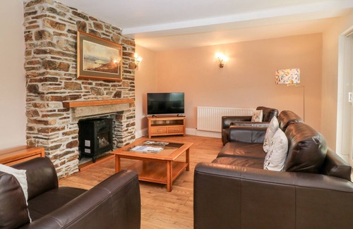 Tavistock Cottage | HONEYSUCKLE, pet friendly, country holiday cottage in Moortown