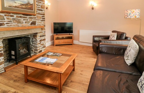 Tavistock Cottage | HONEYSUCKLE, pet friendly, country holiday cottage in Moortown