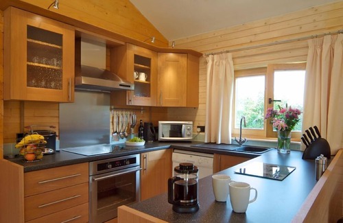 Richmond Cabin | Honeysuckle Single Storey Log Cabin, sleeps up to 4