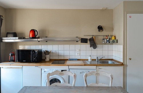 Honfleur Apartment | Honfleur. 4 PEOPLE. LUMINOUS. PERFECT LOCATION. PRIVATE PARKING. FREE WIFI