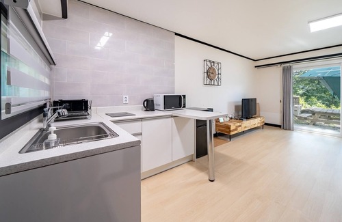 Seo Hotel | Hongcheon D-day Pension&camping