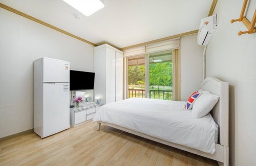 Hwachon House | Hongcheon Deopyeonhan Pension