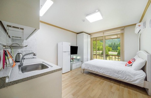 Hwachon House | Hongcheon Deopyeonhan Pension