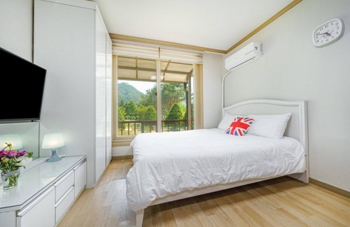 Hwachon House | Hongcheon Deopyeonhan Pension