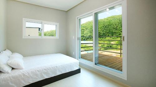 Hongcheon House | Hongcheon stone brown Pension