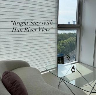 Hapjeong-dong Apartment | Hongdae, Hapjeong Station 1 minute, Luxury hotel style, Panorama Han River View 5 people, 2Room, 3Q bed