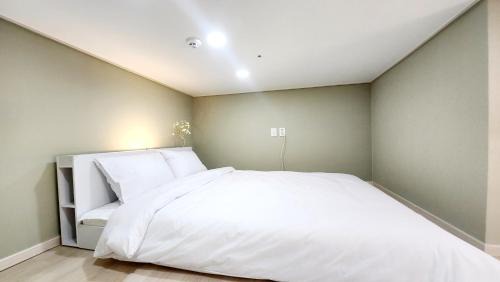 Sinchon-dong Apartment | Hongik University Sinchon Sirince