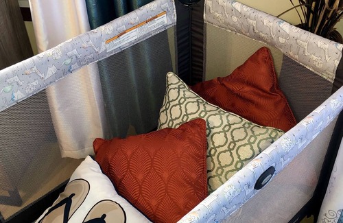 Tantalus House | Honolulu Economy Studio w/Priv Bath and Kitchenette -Laundry Included