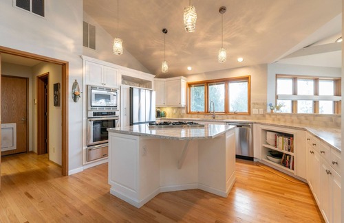 Silverdale House | Hood Canal LUX Waterfront Group Retreat