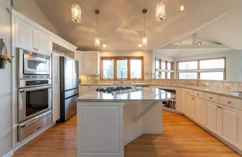 Silverdale House | Hood Canal LUX Waterfront Group Retreat