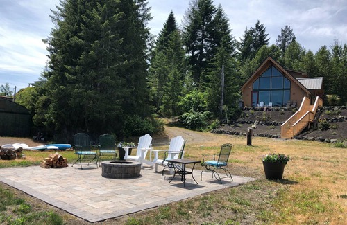Hoodsport House | Hood Canal Waterfront Home - Incredible Views, Wildlife, EV Charger, Kayaks!