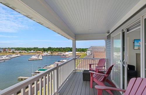 Ottawa House | Hook, Wine, & Sinker