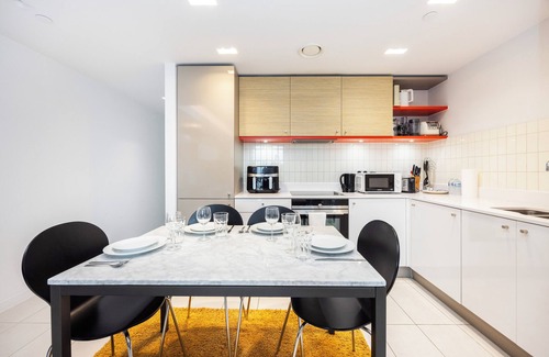 Docklands Apartment | Hoola Cove Executive One Bed Apartment
