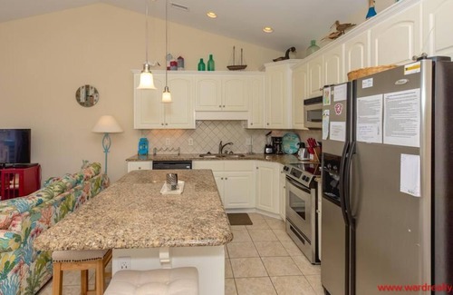 Surf City House | Hoos at the Beach - Nicely decorated 4 BR Sea Star Village Townhouse; Ocean