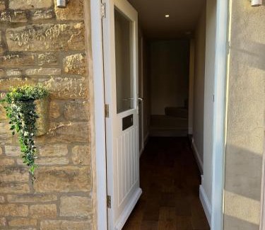 Chipping Norton House | Hop House