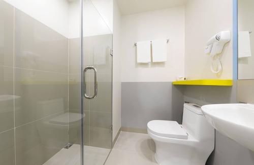 Phil-Am Hotel | Hop Inn Hotel North EDSA Quezon City