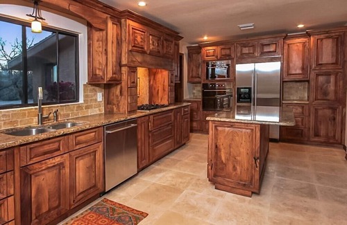 Casas Adobes House | Hopdown, Southwest Design in Horse country w/guests house and pool