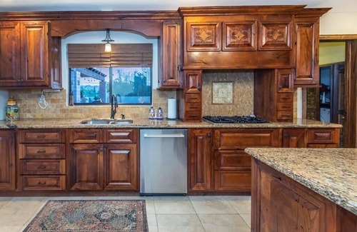 Casas Adobes House | Hopdown, Southwest Design in Horse country w/guests house and pool