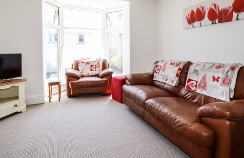 Delabole House | HOPE COTTAGE, pet friendly, with open fire in Delabole